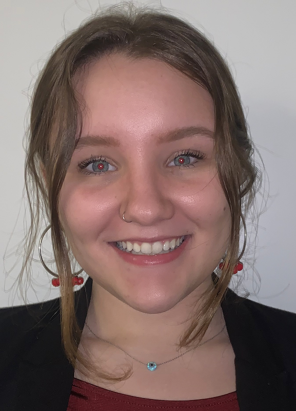 Headshot of alumni member Gabriela Moreas De Paiva