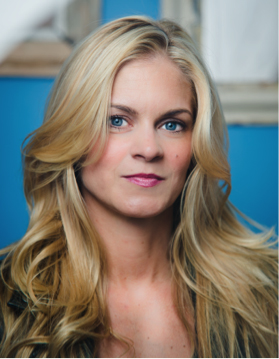 Headshot of alumni member Lauren Connolly