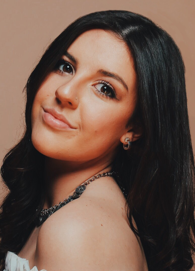 Headshot of alumni member Phoebe Sebring