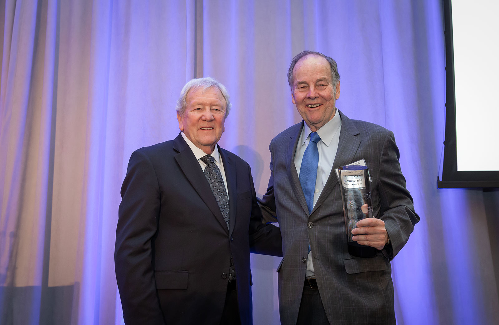  Board member Bill Nielsen (left) and Larry Foster Award honoree Tom Kean, Sr. 